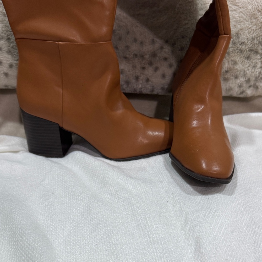 Stylish Tan Heeled Boots for Women